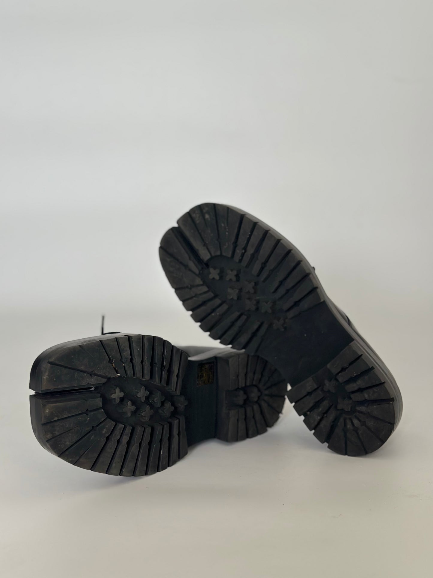 Maison Margiela Tabi County Derby – Black Leather