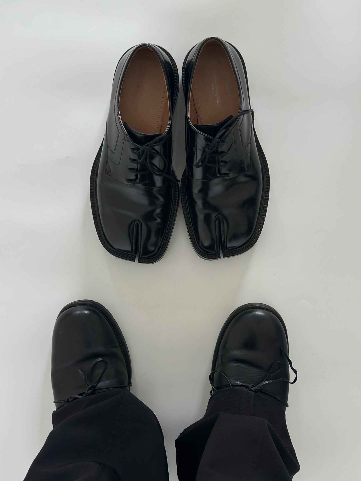 Maison Margiela Tabi County Derby – Black Leather