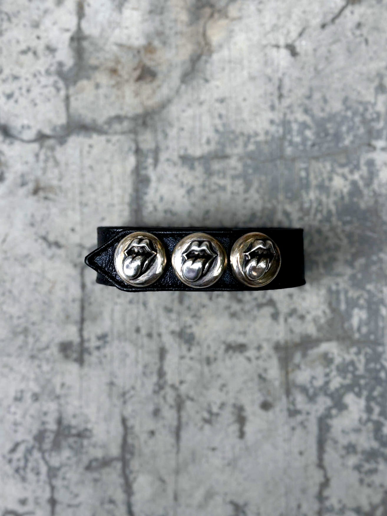 CHROME HEARTS ROLLING STONE LEATHER BRACELET