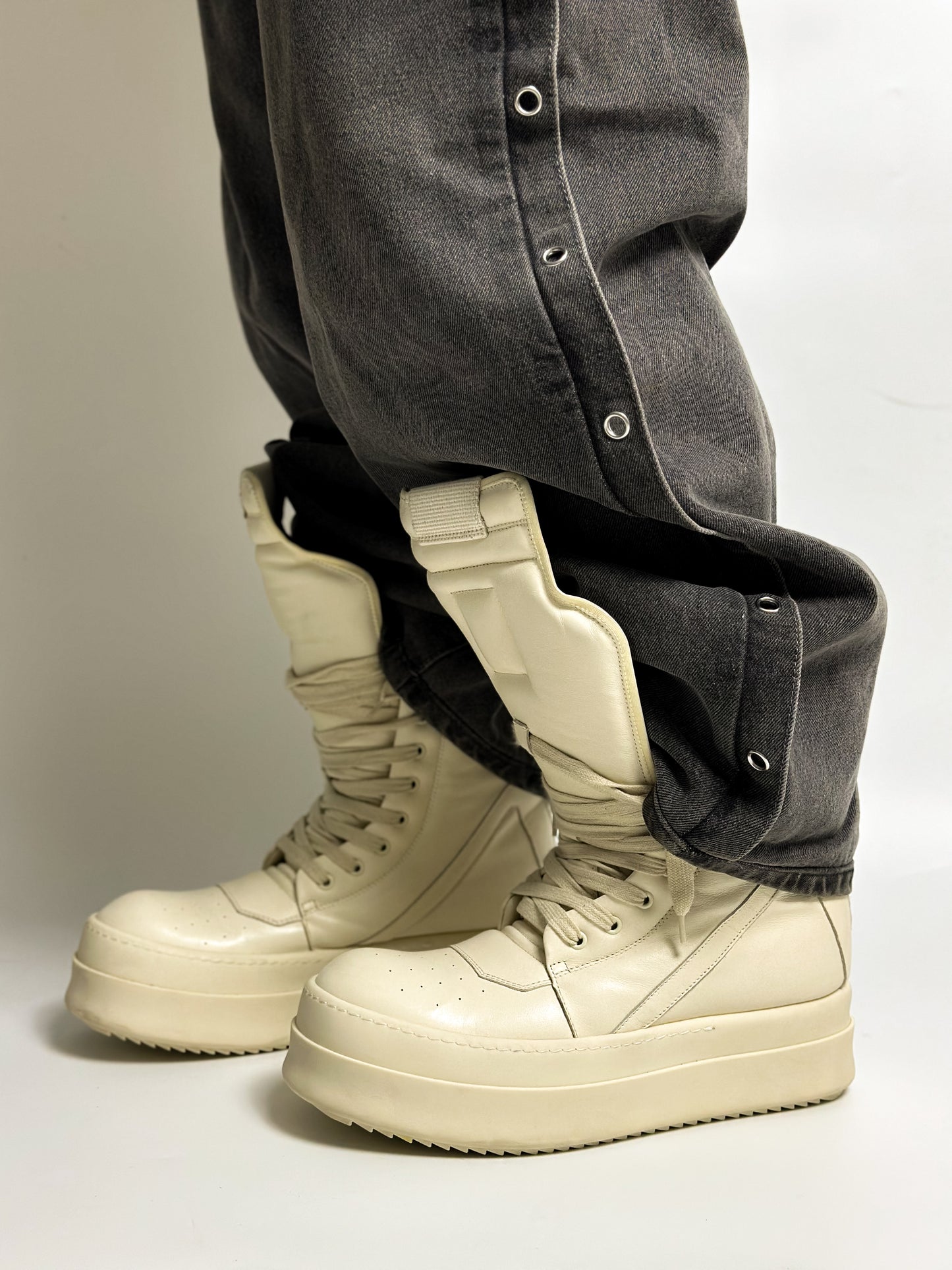 RICK OWENS MEGA GEOBASKET — MILK 🐮