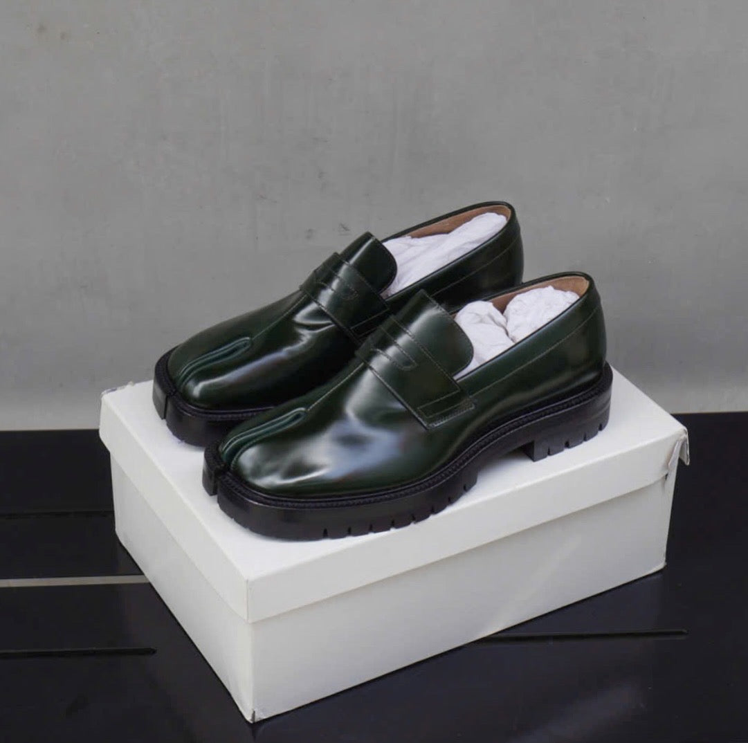 Maison Margiela Tabi County Loafer – Dark Green