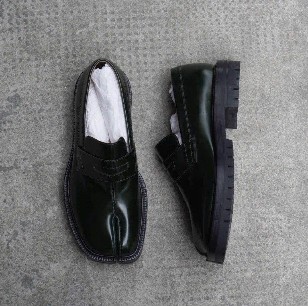 Maison Margiela Tabi County Loafer – Dark Green