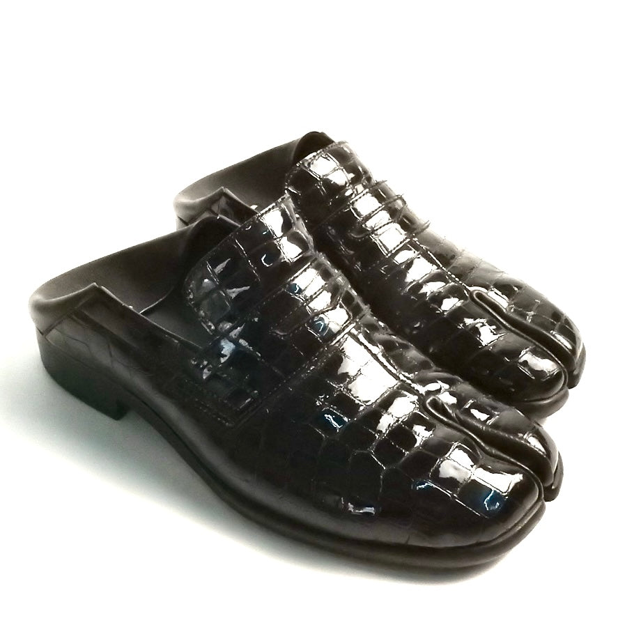 MAISON MARGIELA 22 BLACK CROC TABI LOAFERS