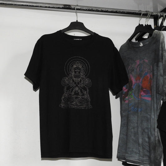 🧧 VIVIENNE TAM “BUDDHA” TEE – 90s