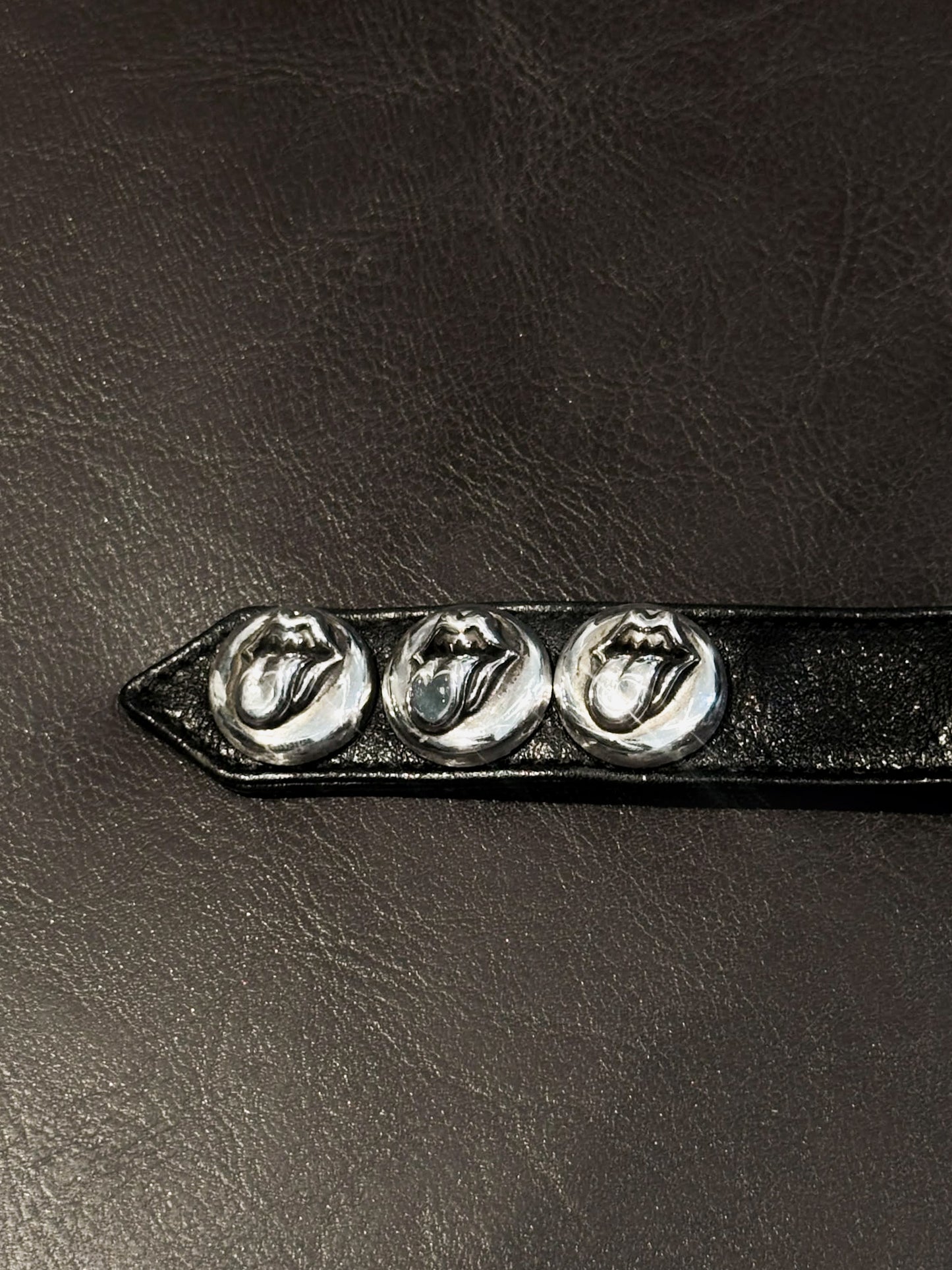 CHROME HEARTS ROLLING STONE LIP & TONGUE LEATHER BRACELET