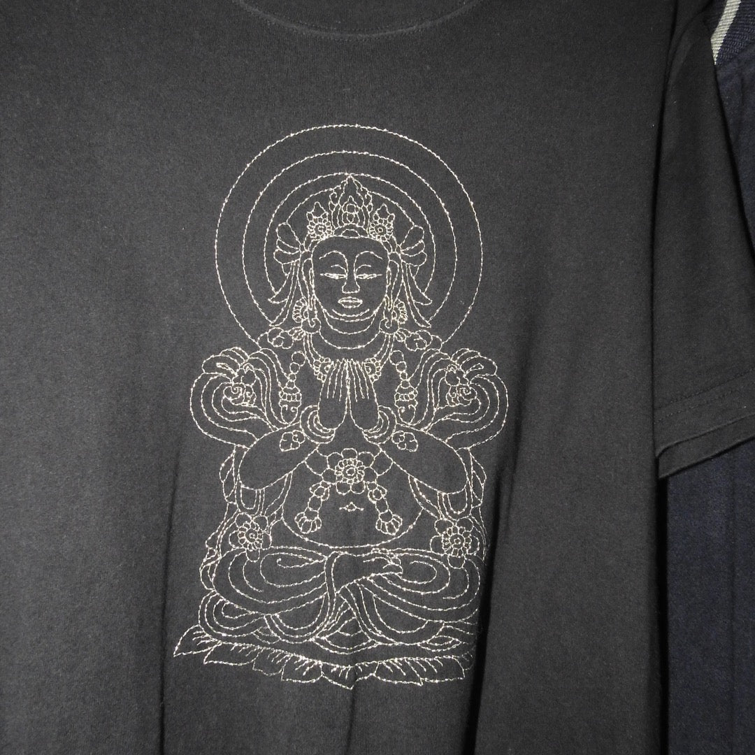 🧧 VIVIENNE TAM “BUDDHA” TEE – 90s