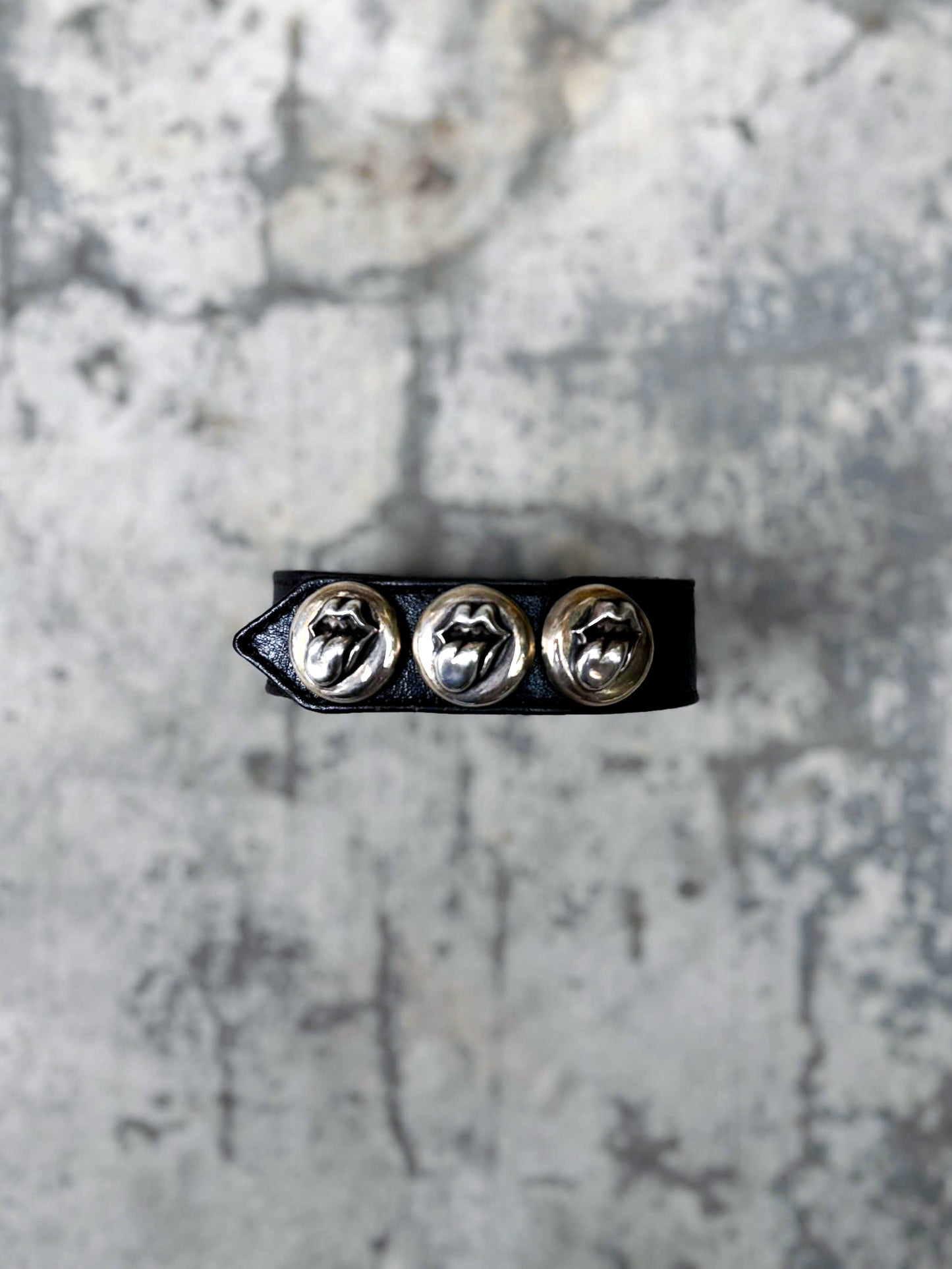 CHROME HEARTS ROLLING STONE LEATHER BRACELET