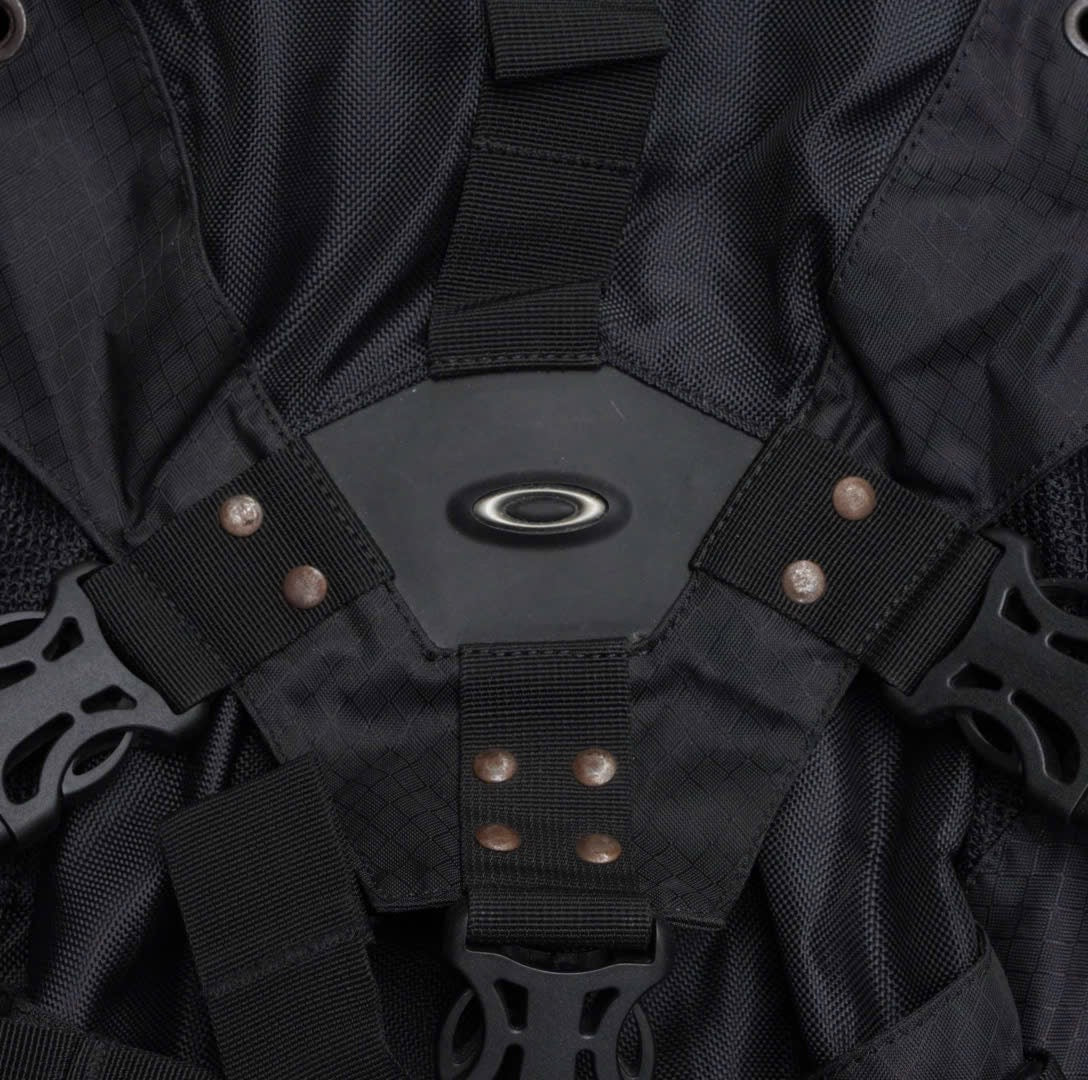 OAKLEY ICON 3.0 BACKPACK – CYBER MILITARY LEGACY
